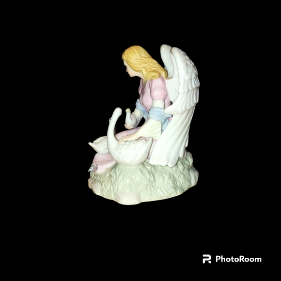 Antique Sankyo Porcelain Angel and Birds Music Box Figurine - Picture 3 of 9